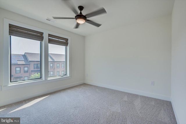 5 E HARTWICK DR, Skillman, NJ 08558