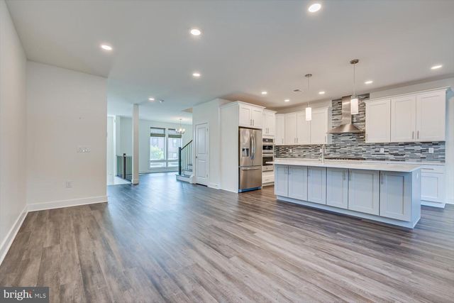 5 E HARTWICK DR, Skillman, NJ 08558