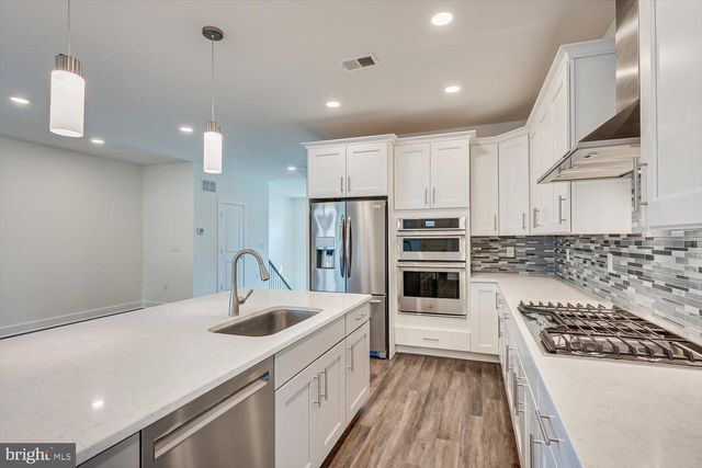 5 E HARTWICK DR, Skillman, NJ 08558