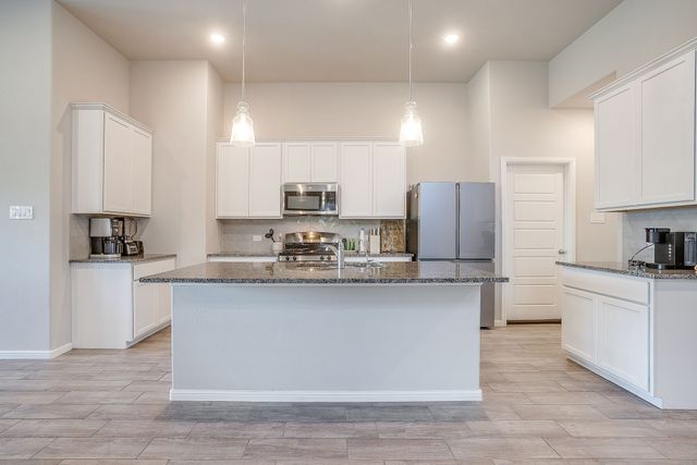 8924 Lantana Meadow Drive, Fort Worth, TX 76131