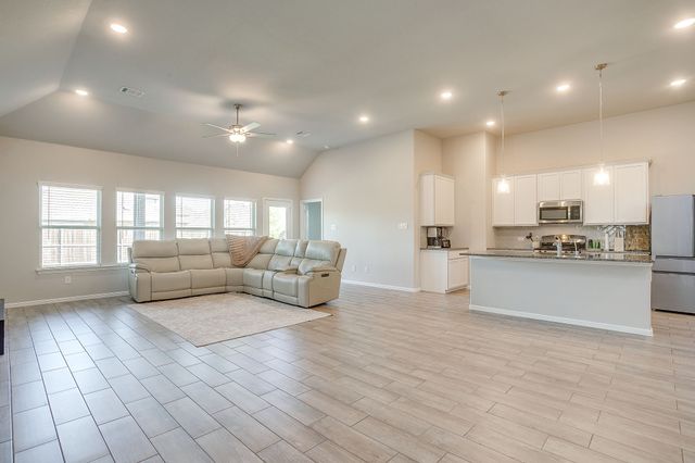 8924 Lantana Meadow Drive, Fort Worth, TX 76131