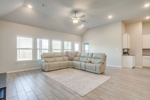 8924 Lantana Meadow Drive, Fort Worth, TX 76131