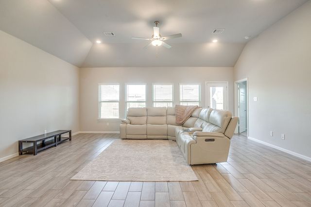 8924 Lantana Meadow Drive, Fort Worth, TX 76131