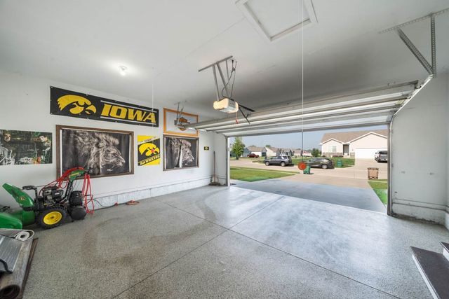 1213 Michael Street SE, Bondurant, IA 50035