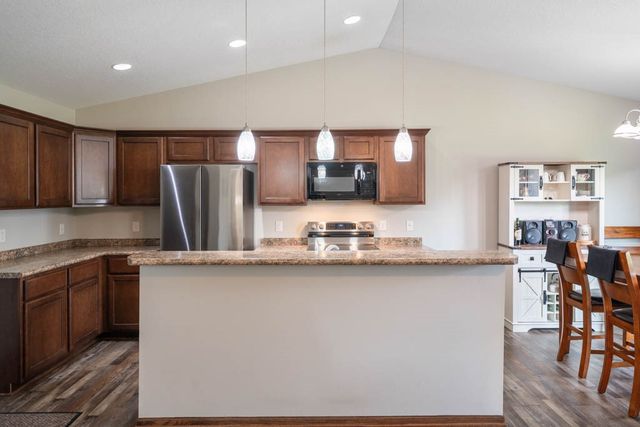 1213 Michael Street SE, Bondurant, IA 50035