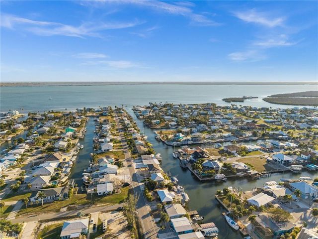 2391 Oleander ST, St. James City, FL 33956