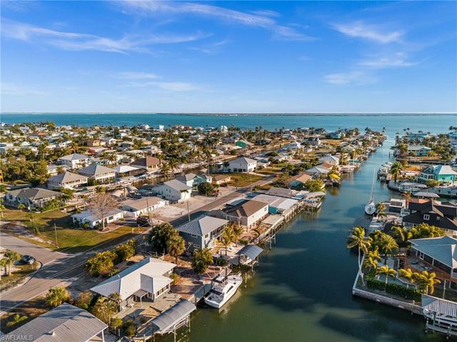 2391 Oleander ST, St. James City, FL 33956