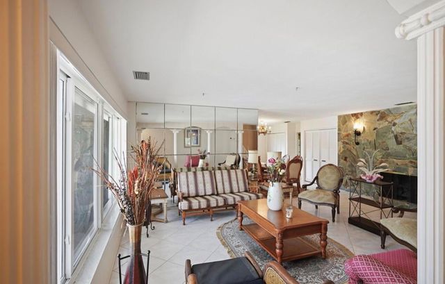 4490 NW 43rd Street, Lauderdale Lakes, FL 33319