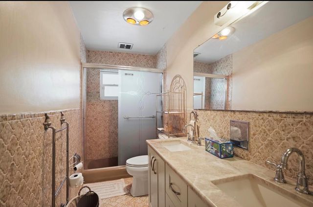 4490 NW 43rd Street, Lauderdale Lakes, FL 33319