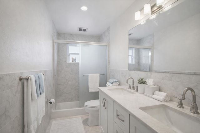 4490 NW 43rd Street, Lauderdale Lakes, FL 33319
