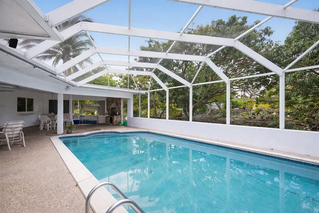 4490 NW 43rd Street, Lauderdale Lakes, FL 33319