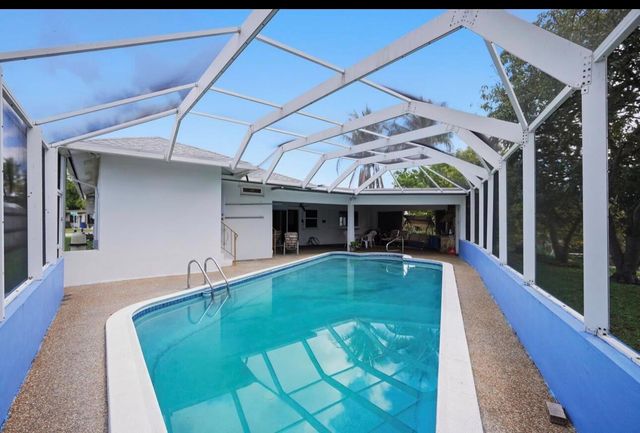 4490 NW 43rd Street, Lauderdale Lakes, FL 33319