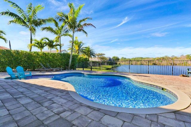 510 Carrara Court, Jupiter, FL 33478