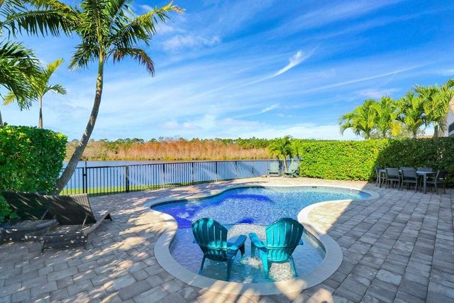 510 Carrara Court, Jupiter, FL 33478