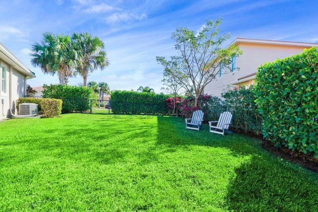 510 Carrara Court, Jupiter, FL 33478
