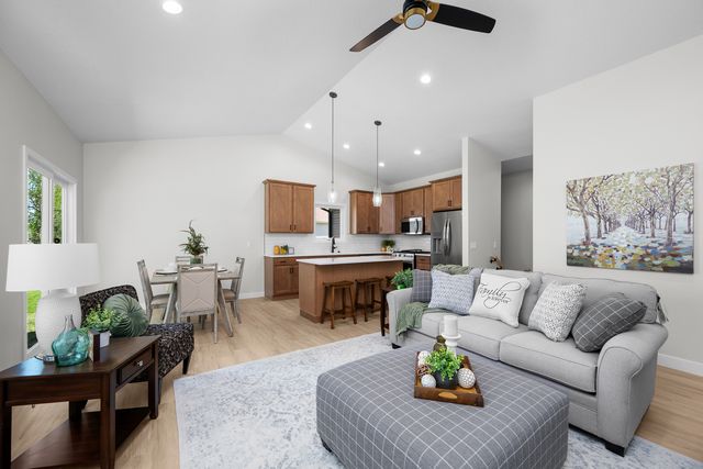 1210 Eagle's Crest Drive, Davenport, IA 52804
