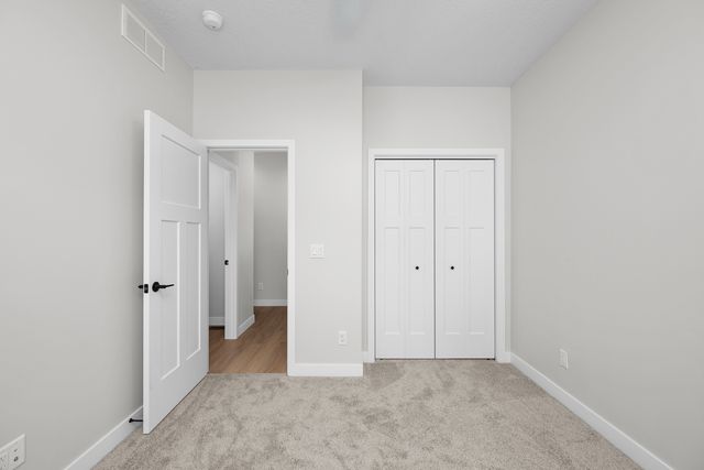 1210 Eagle's Crest Drive, Davenport, IA 52804