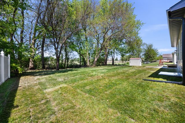 1210 Eagle's Crest Drive, Davenport, IA 52804