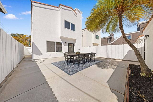 204 Lincoln Ave, Huntington Beach, CA 92648