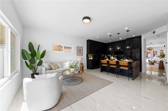 204 Lincoln Ave, Huntington Beach, CA 92648