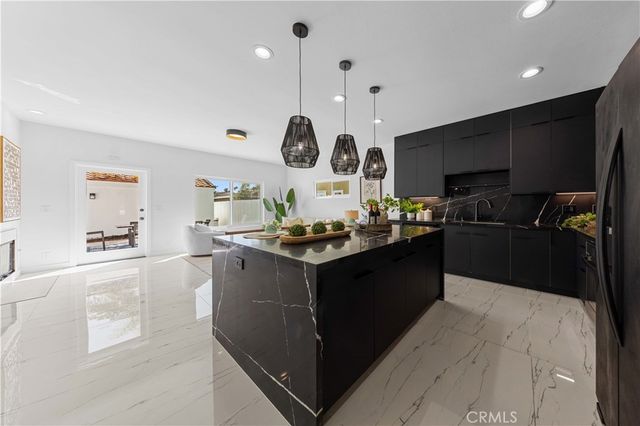 204 Lincoln Ave, Huntington Beach, CA 92648