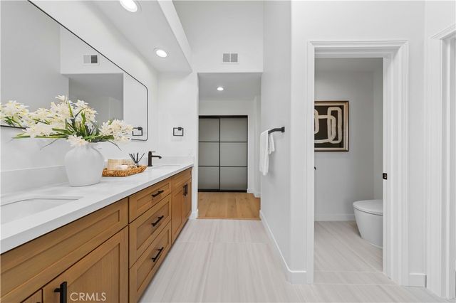 204 Lincoln Ave, Huntington Beach, CA 92648