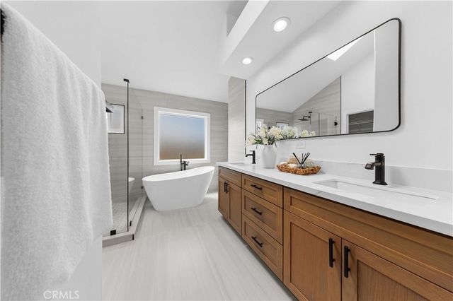 204 Lincoln Ave, Huntington Beach, CA 92648