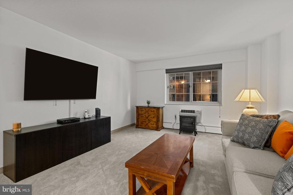 1900-34 JOHN F KENNEDY BLVD #822, Philadelphia, PA 19103