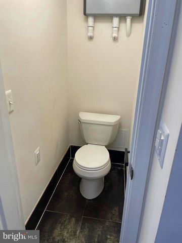 420 WOODFORD ST, Fredericksburg, VA 22401