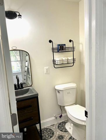 420 WOODFORD ST, Fredericksburg, VA 22401