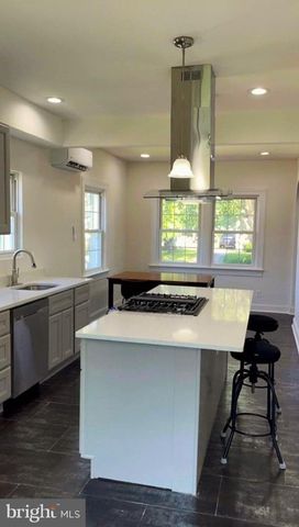 420 WOODFORD ST, Fredericksburg, VA 22401