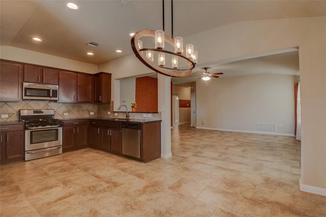 209 Moulins LN, Georgetown, TX 78626