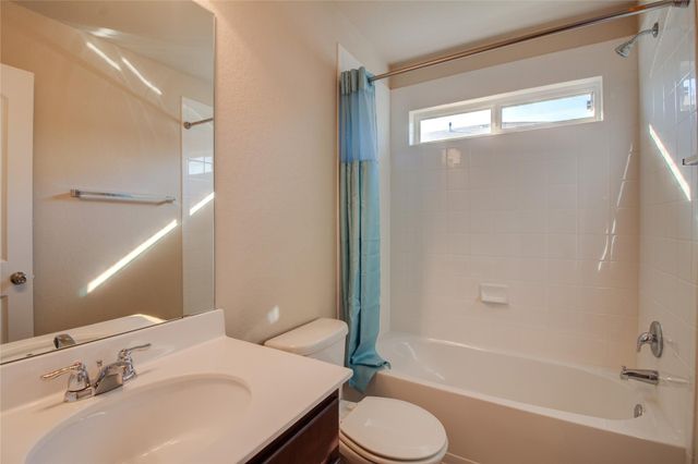 209 Moulins LN, Georgetown, TX 78626