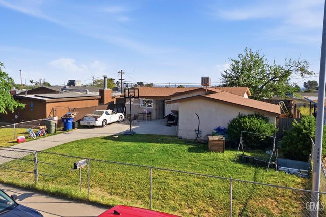 6617 Dorva Avenue, Bakersfield, CA 93306