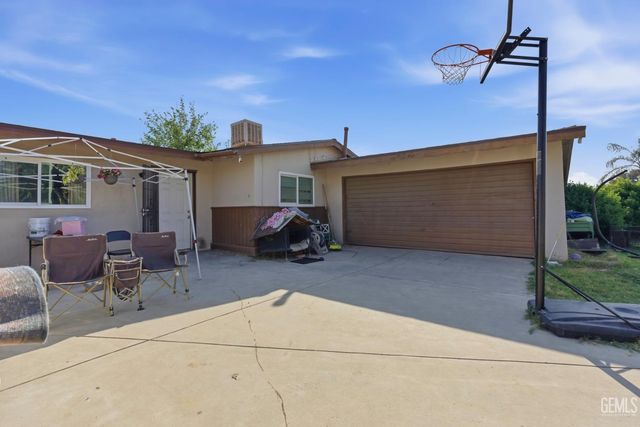 6617 Dorva Avenue, Bakersfield, CA 93306