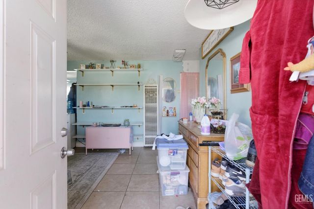 6617 Dorva Avenue, Bakersfield, CA 93306