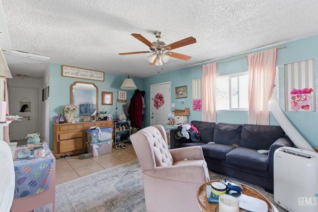 6617 Dorva Avenue, Bakersfield, CA 93306