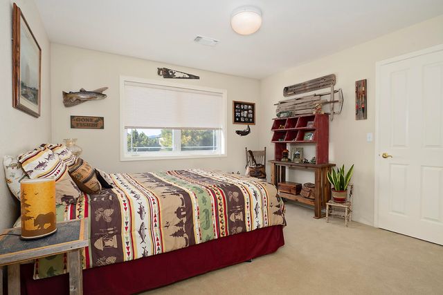 187 Prairie Landing Drive, Eagle Point, OR 97524