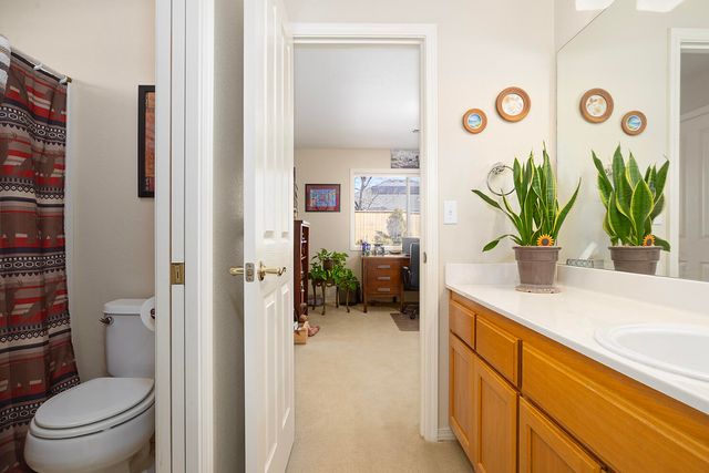 187 Prairie Landing Drive, Eagle Point, OR 97524