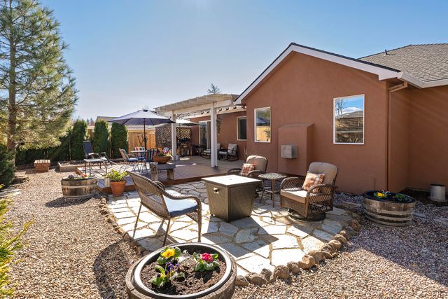 187 Prairie Landing Drive, Eagle Point, OR 97524