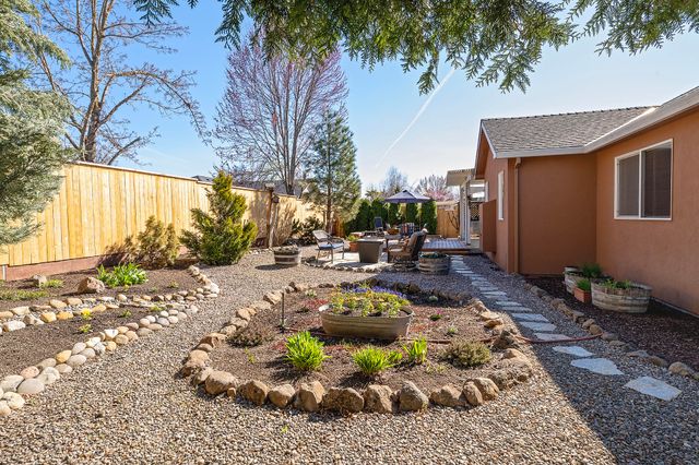187 Prairie Landing Drive, Eagle Point, OR 97524
