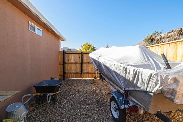187 Prairie Landing Drive, Eagle Point, OR 97524