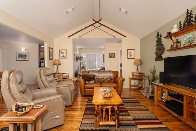 187 Prairie Landing Drive, Eagle Point, OR 97524