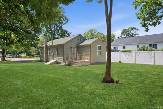 19 Lacrosse Road, Mastic Beach, NY 11951