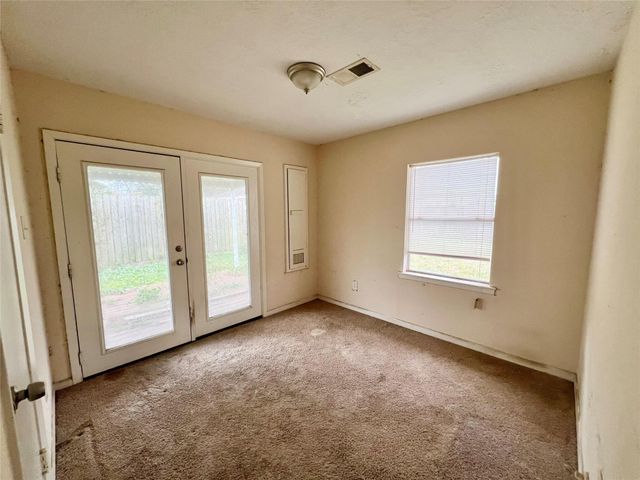 3009 Rust Avenue, Texas City, TX 77590