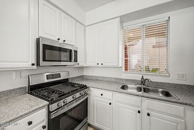 2992 N MILLER Road 122, Scottsdale, AZ 85251
