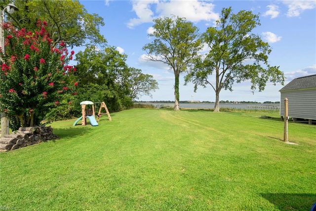 25 Hampshire DR, Hampton, VA 23669