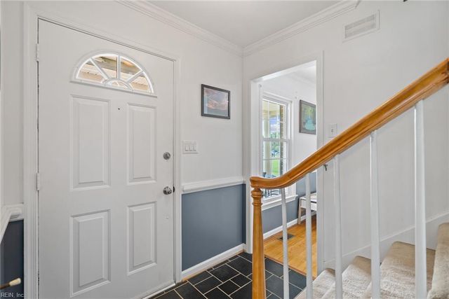 25 Hampshire DR, Hampton, VA 23669