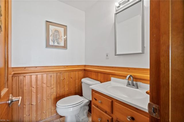 25 Hampshire DR, Hampton, VA 23669