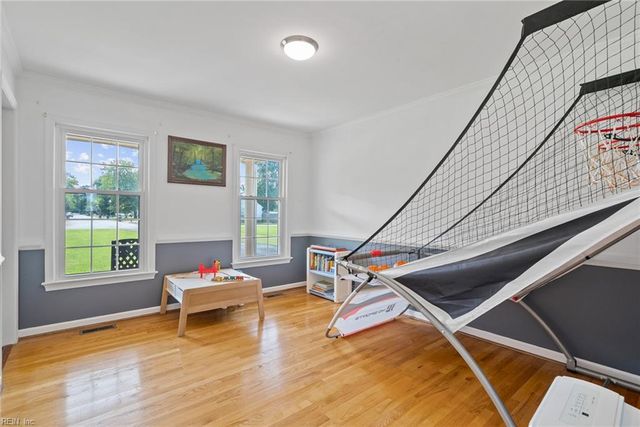 25 Hampshire DR, Hampton, VA 23669